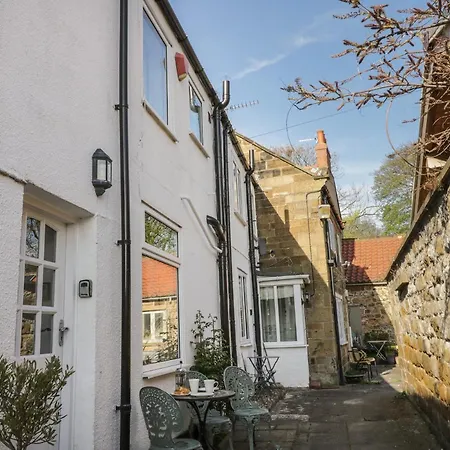 Semesterbostad Cosy *